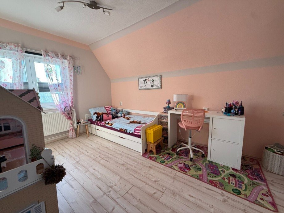 Kinderzimmer im OG Reihenendhaus Anklam