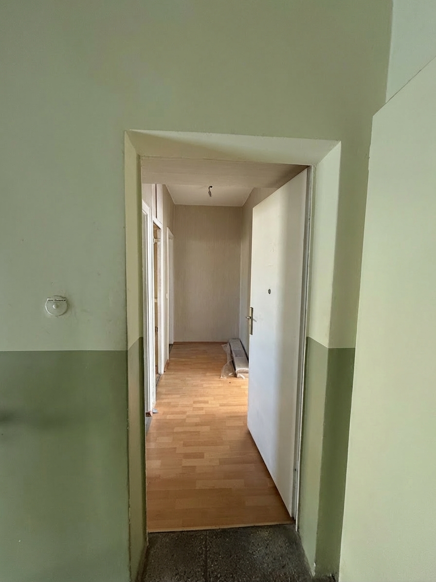 Eingangst�r Etagenwohnung Sarnow